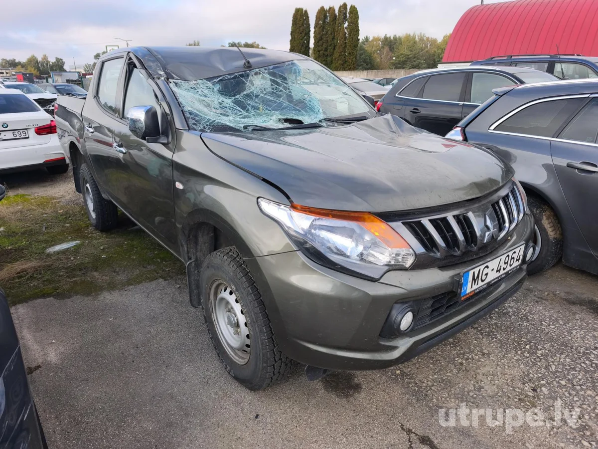 MITSUBISHI L200