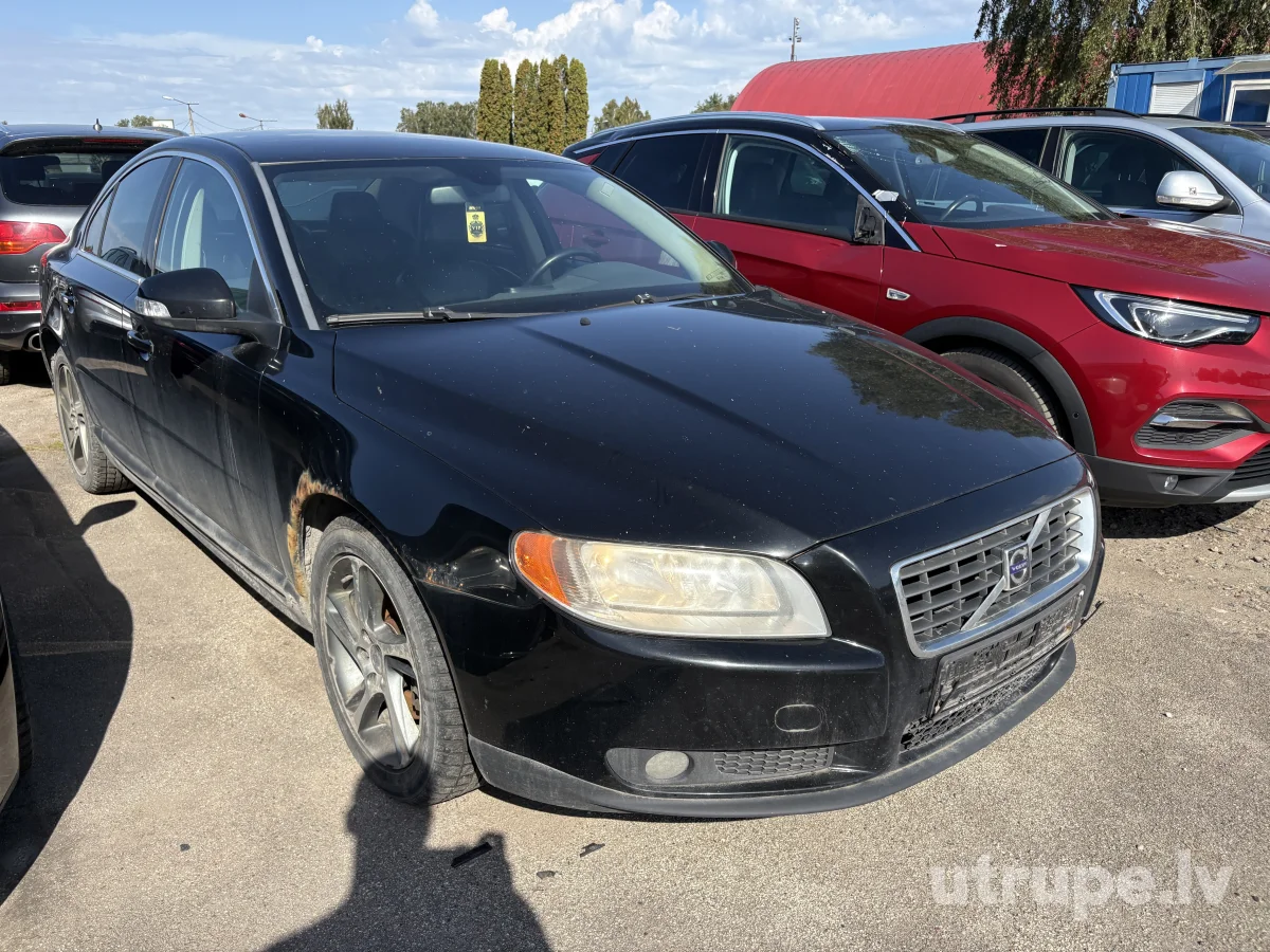 VOLVO S80