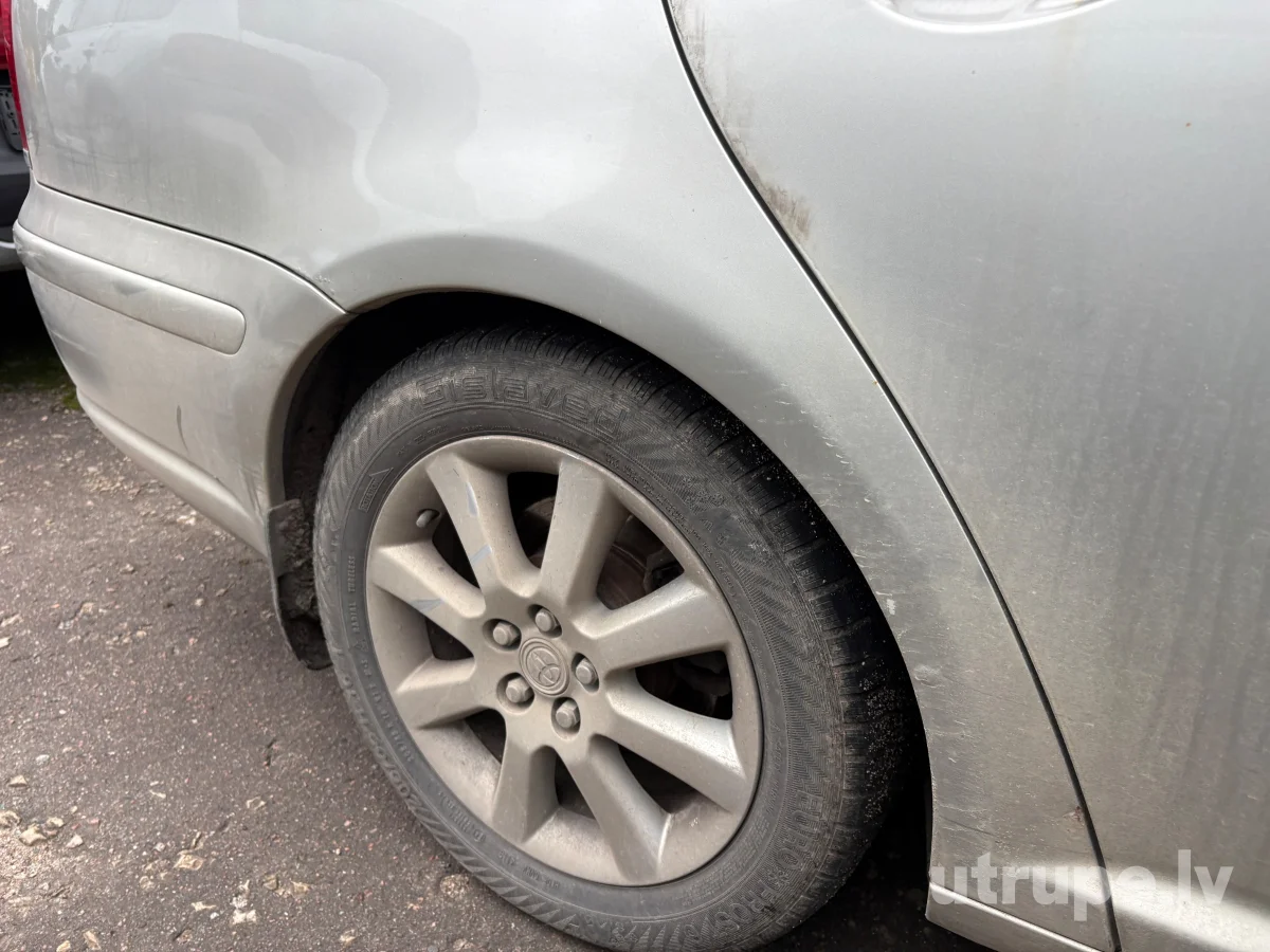 TOYOTA AVENSIS
