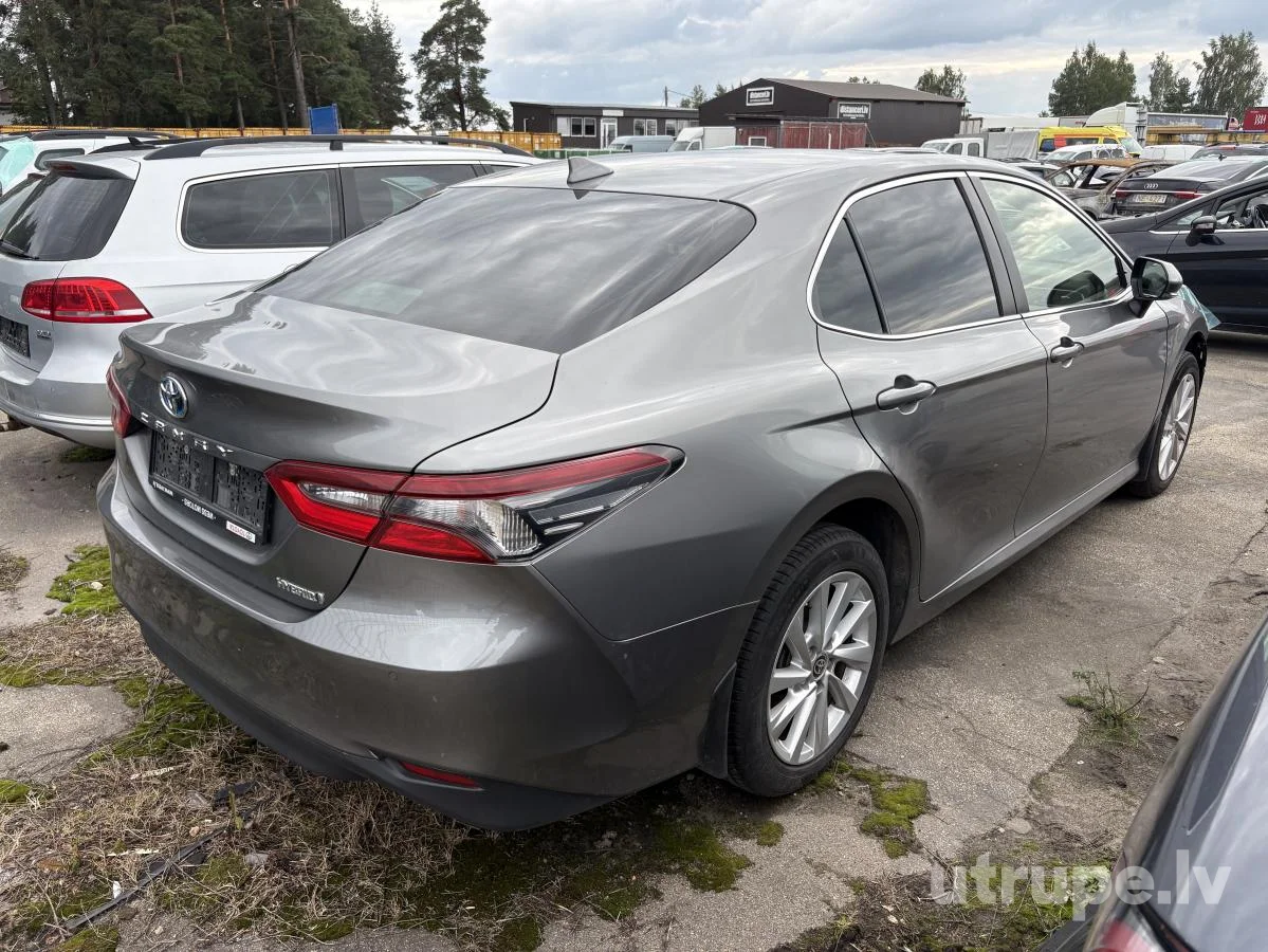TOYOTA CAMRY