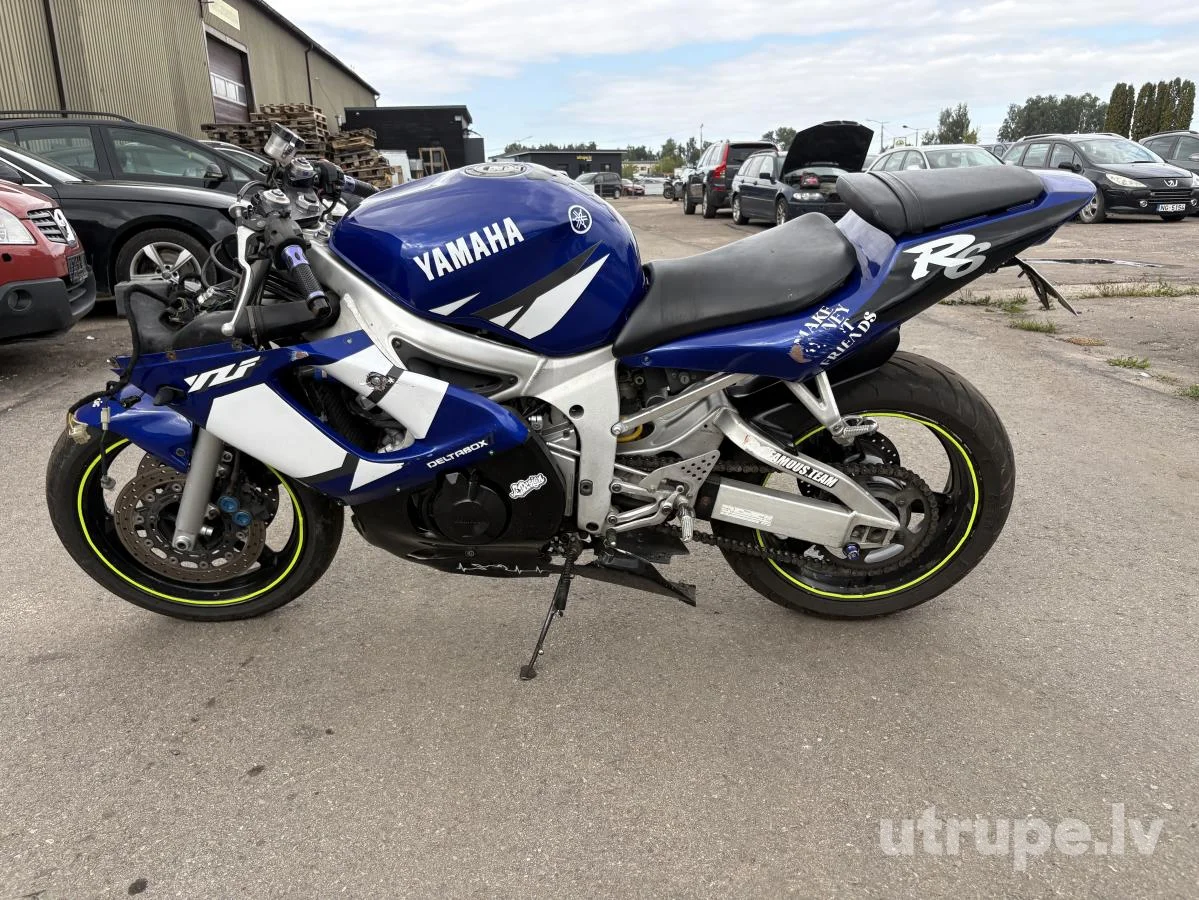 YAMAHA
