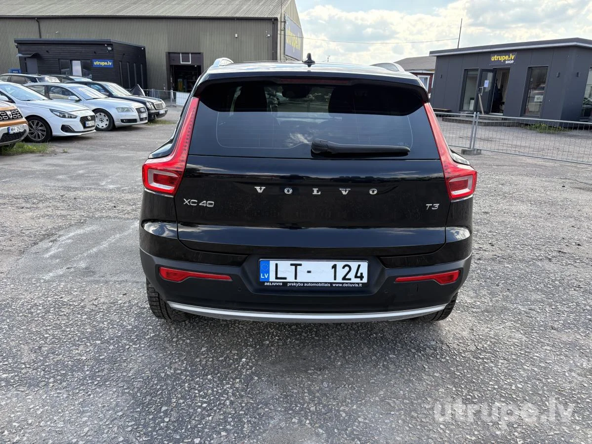 VOLVO XC 40