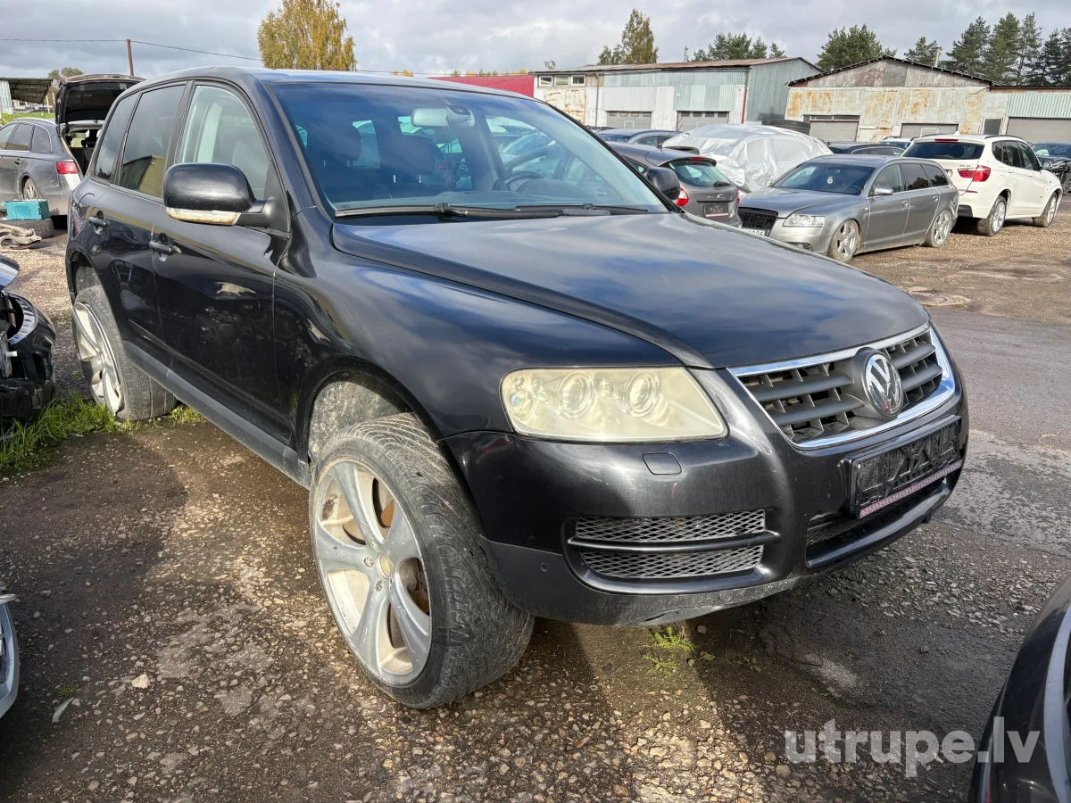 VOLKSWAGEN TOUAREG