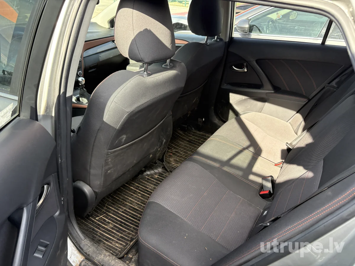 TOYOTA AVENSIS