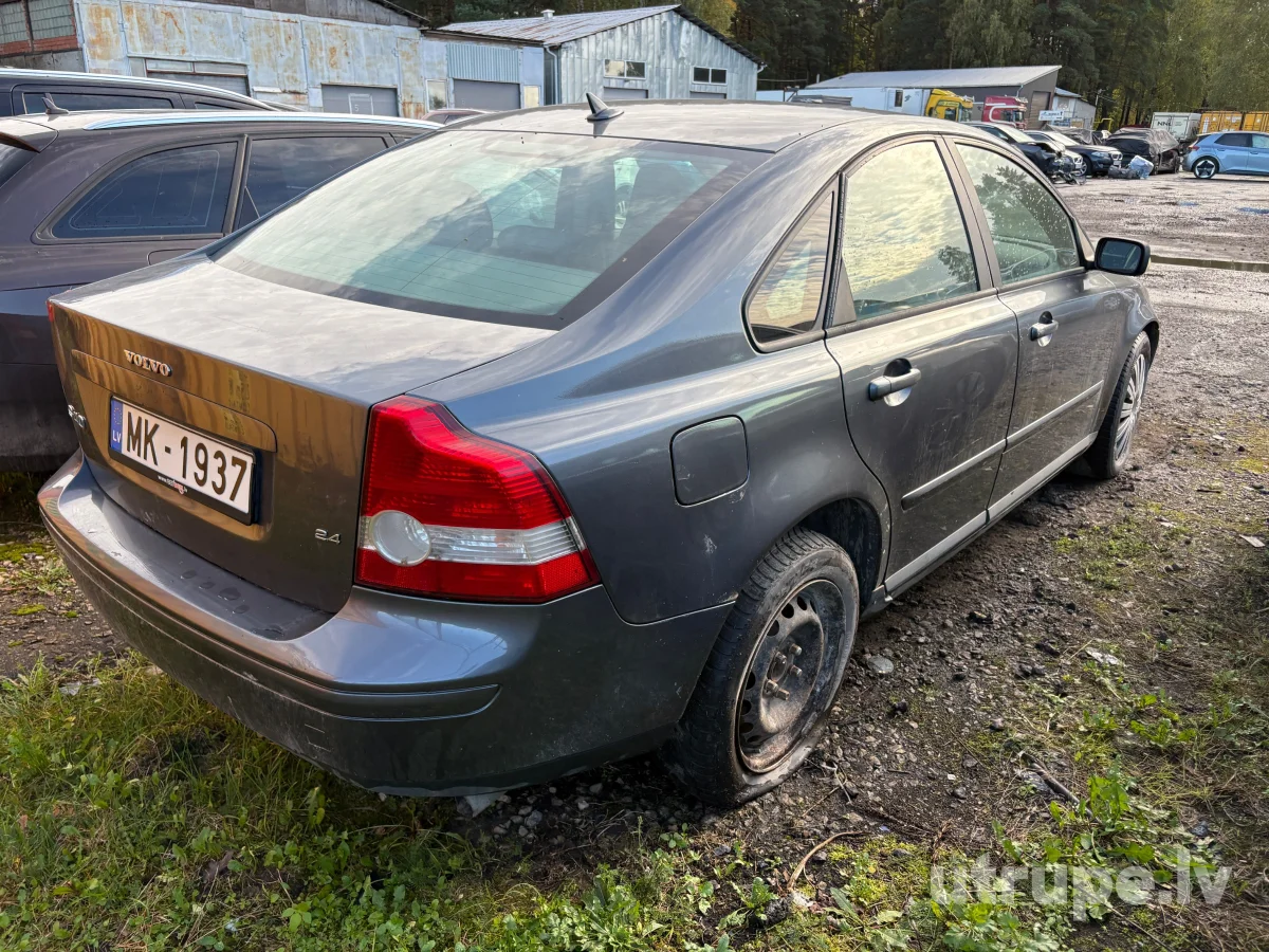 VOLVO S40