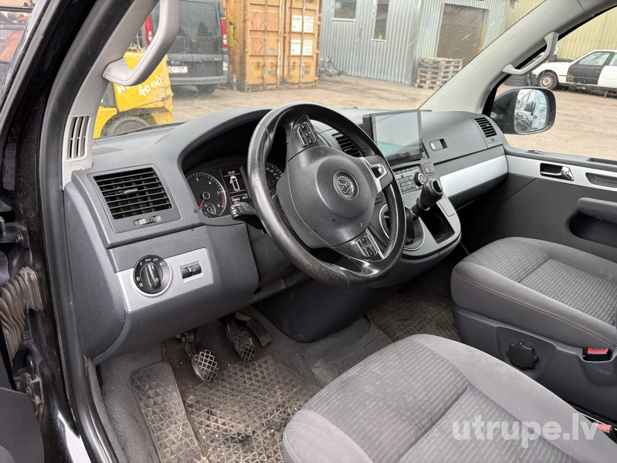 VOLKSWAGEN MULTIVAN