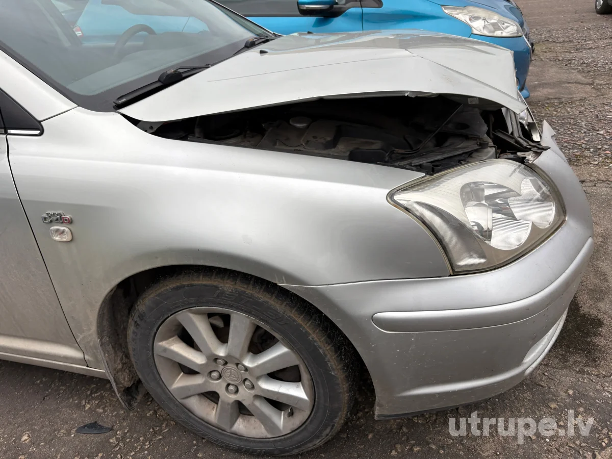 TOYOTA AVENSIS