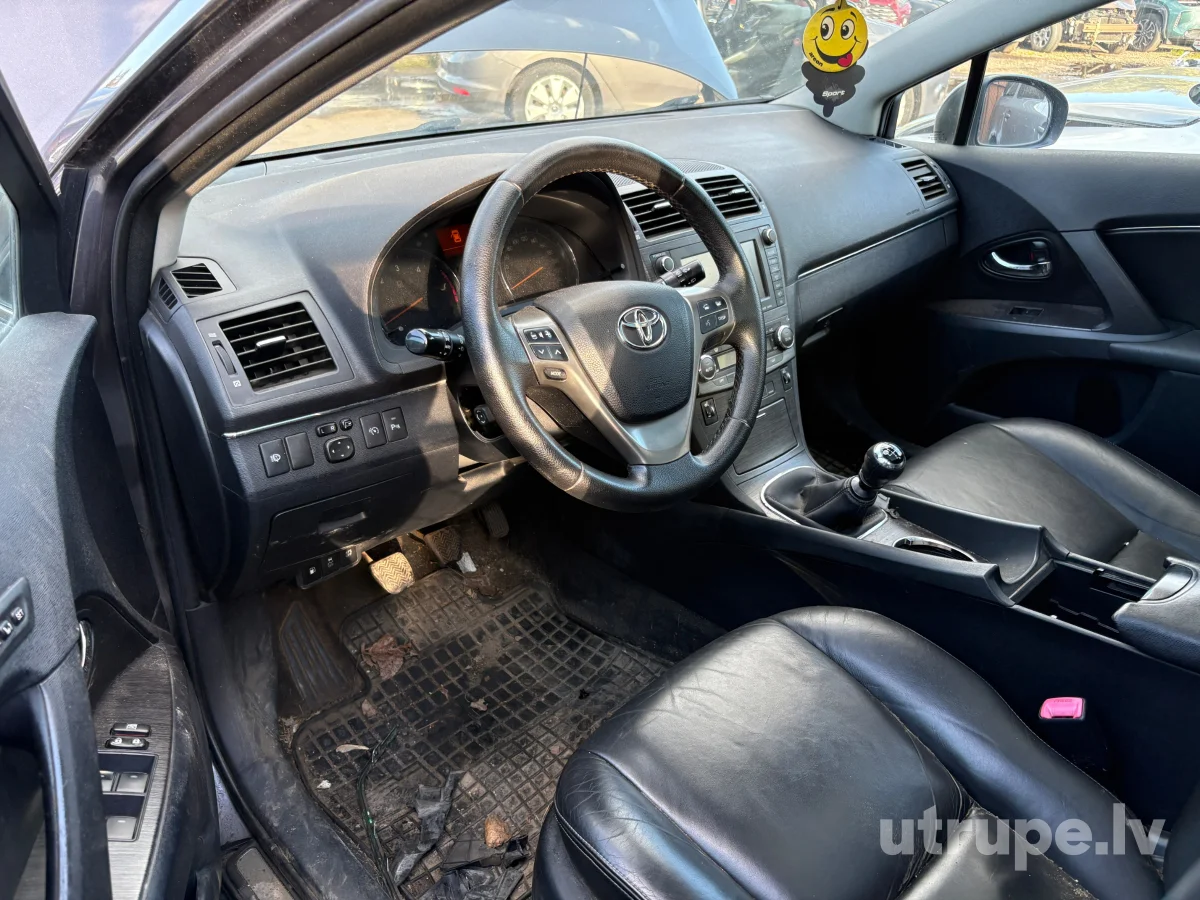 TOYOTA AVENSIS