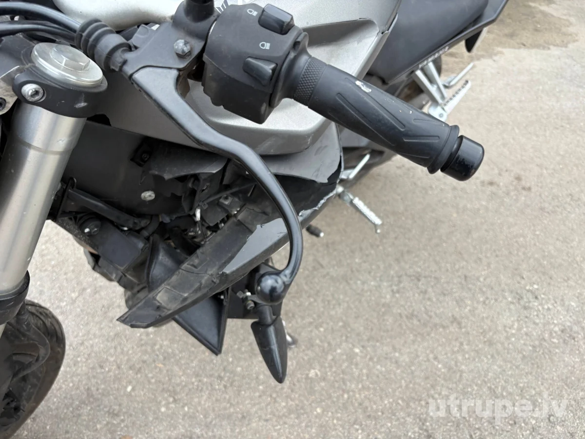 YAMAHA MT 125