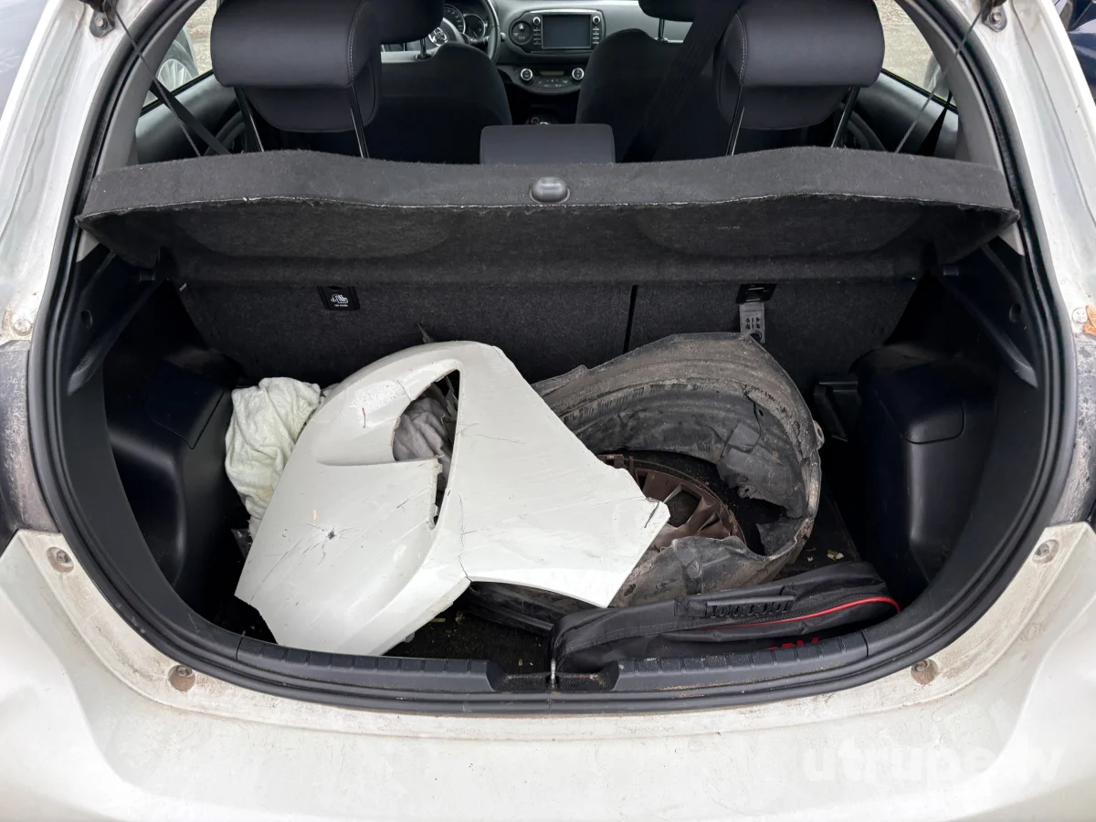 TOYOTA YARIS HYBRID
