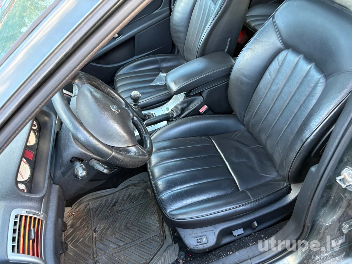 PEUGEOT 407