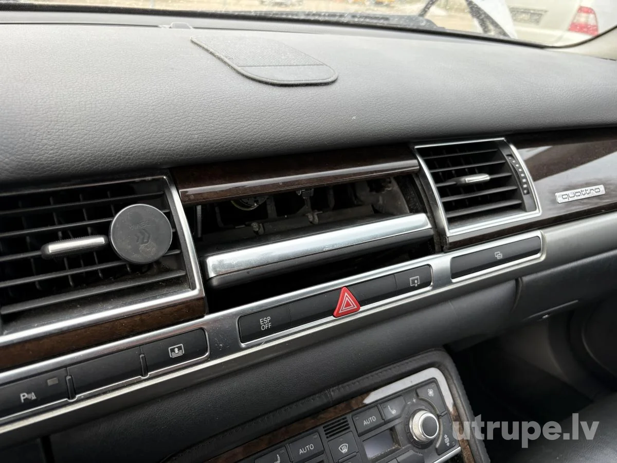 AUDI A8L