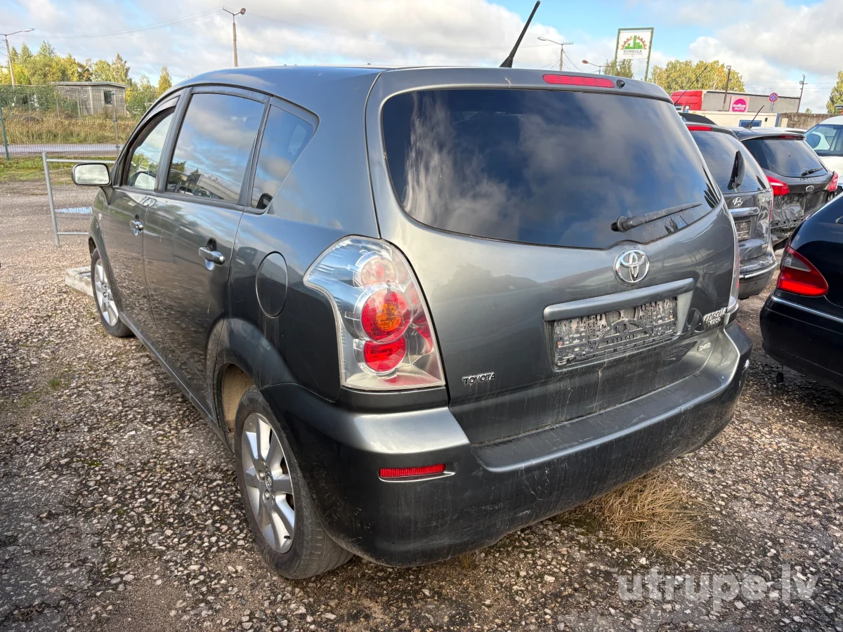TOYOTA COROLLA VERSO
