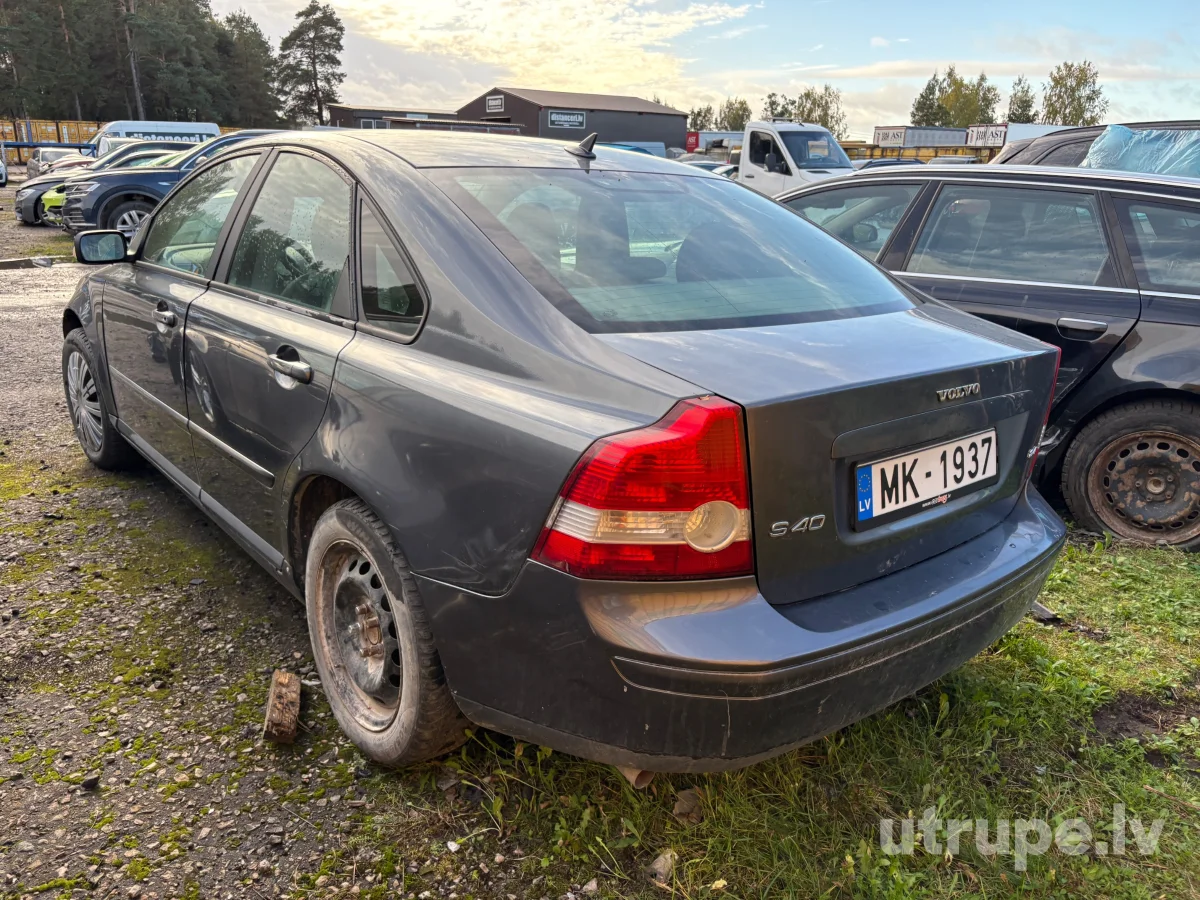 VOLVO S40