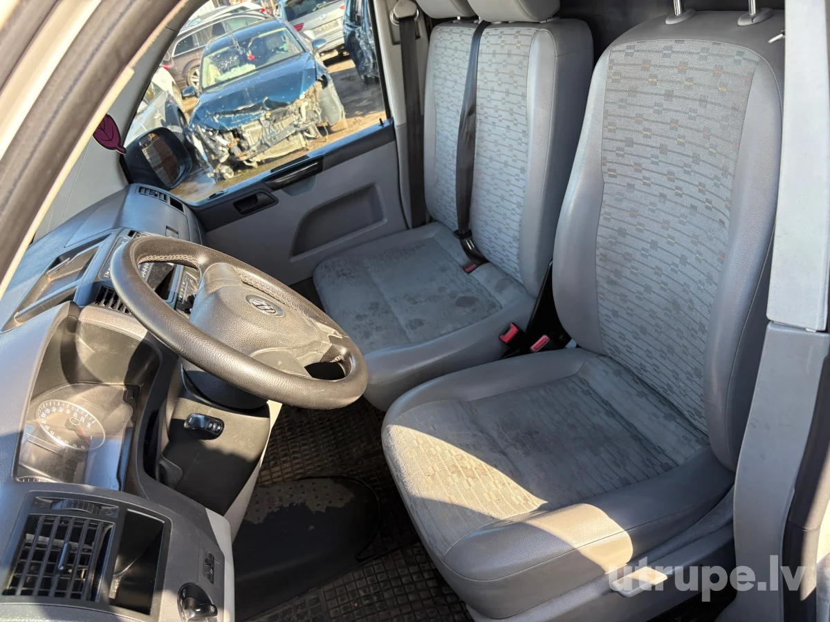 VOLKSWAGEN TRANSPORTER