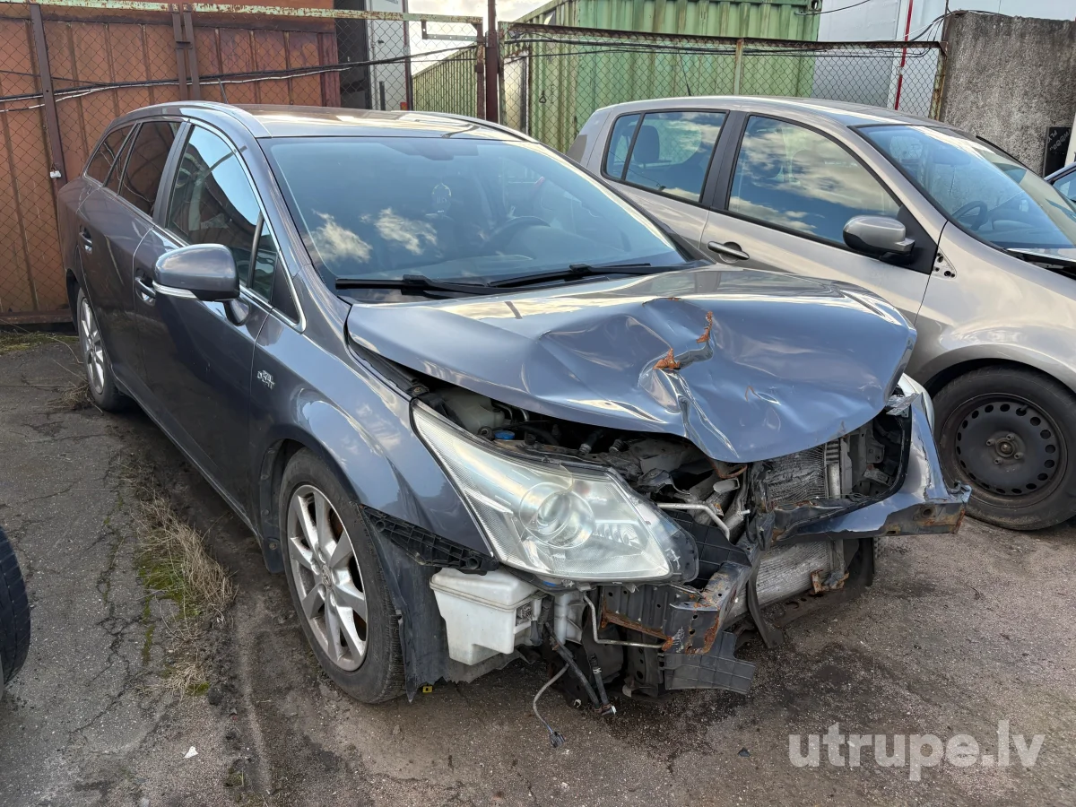 TOYOTA AVENSIS