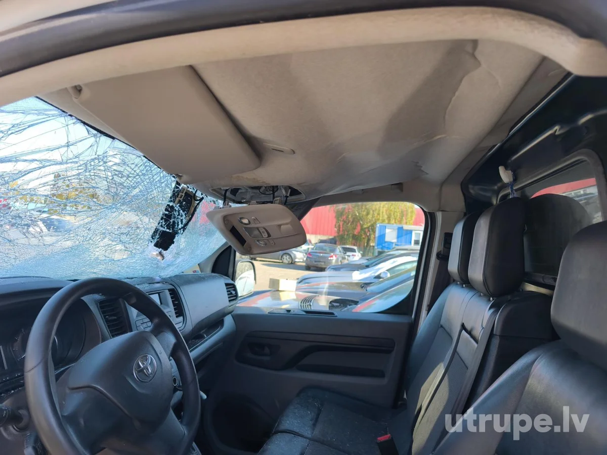 TOYOTA PROACE