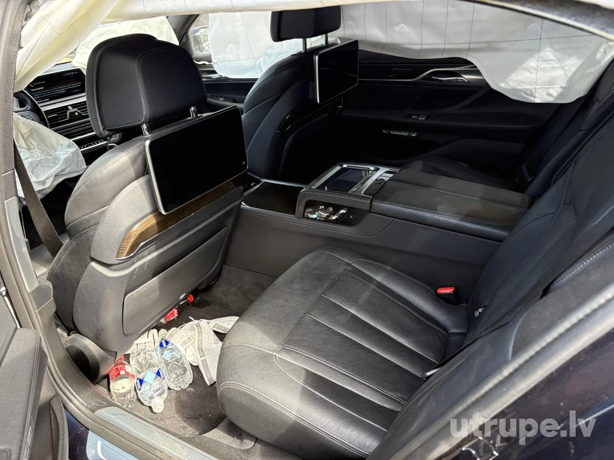 BMW 750