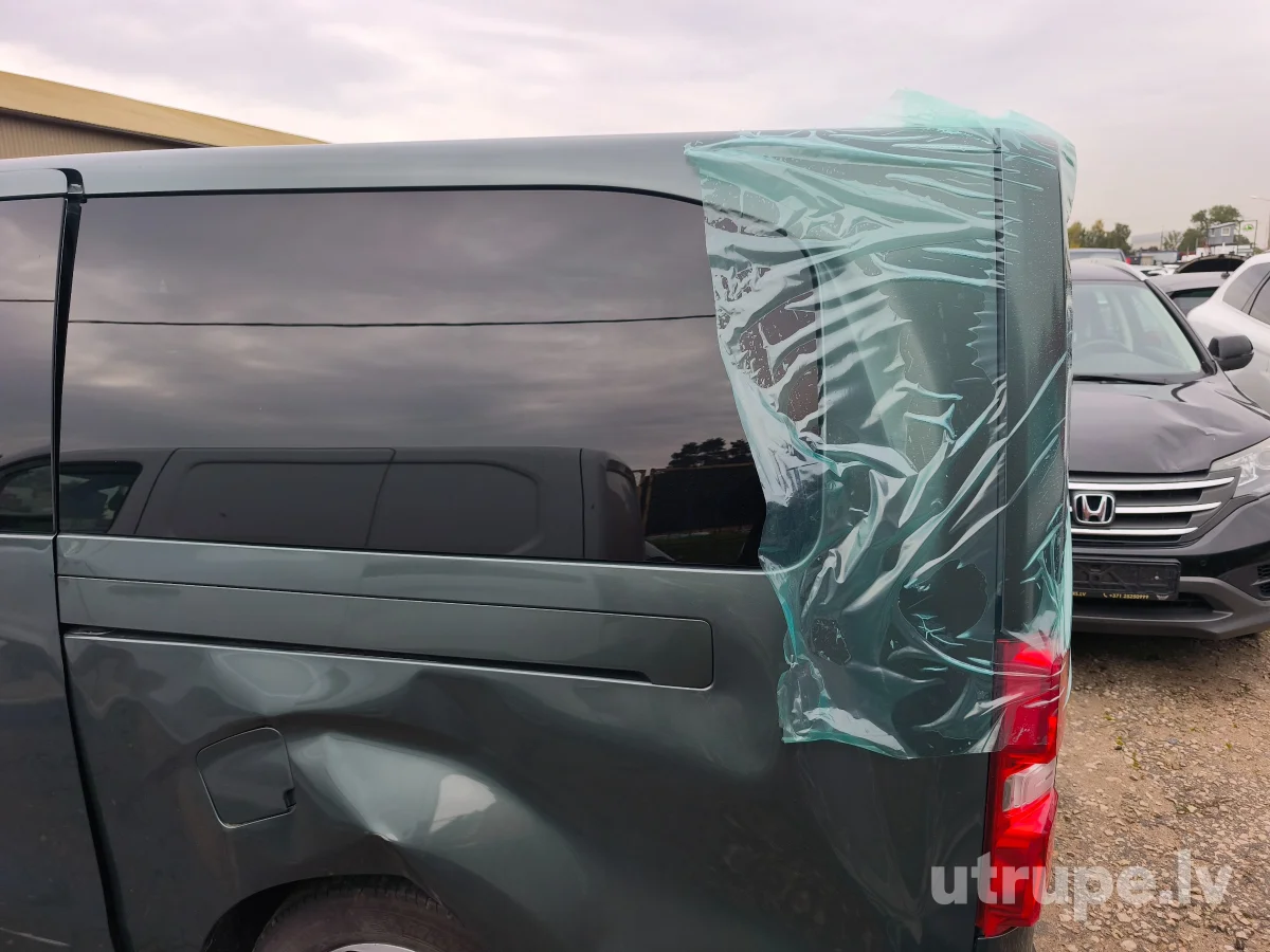 PEUGEOT TRAVELLER
