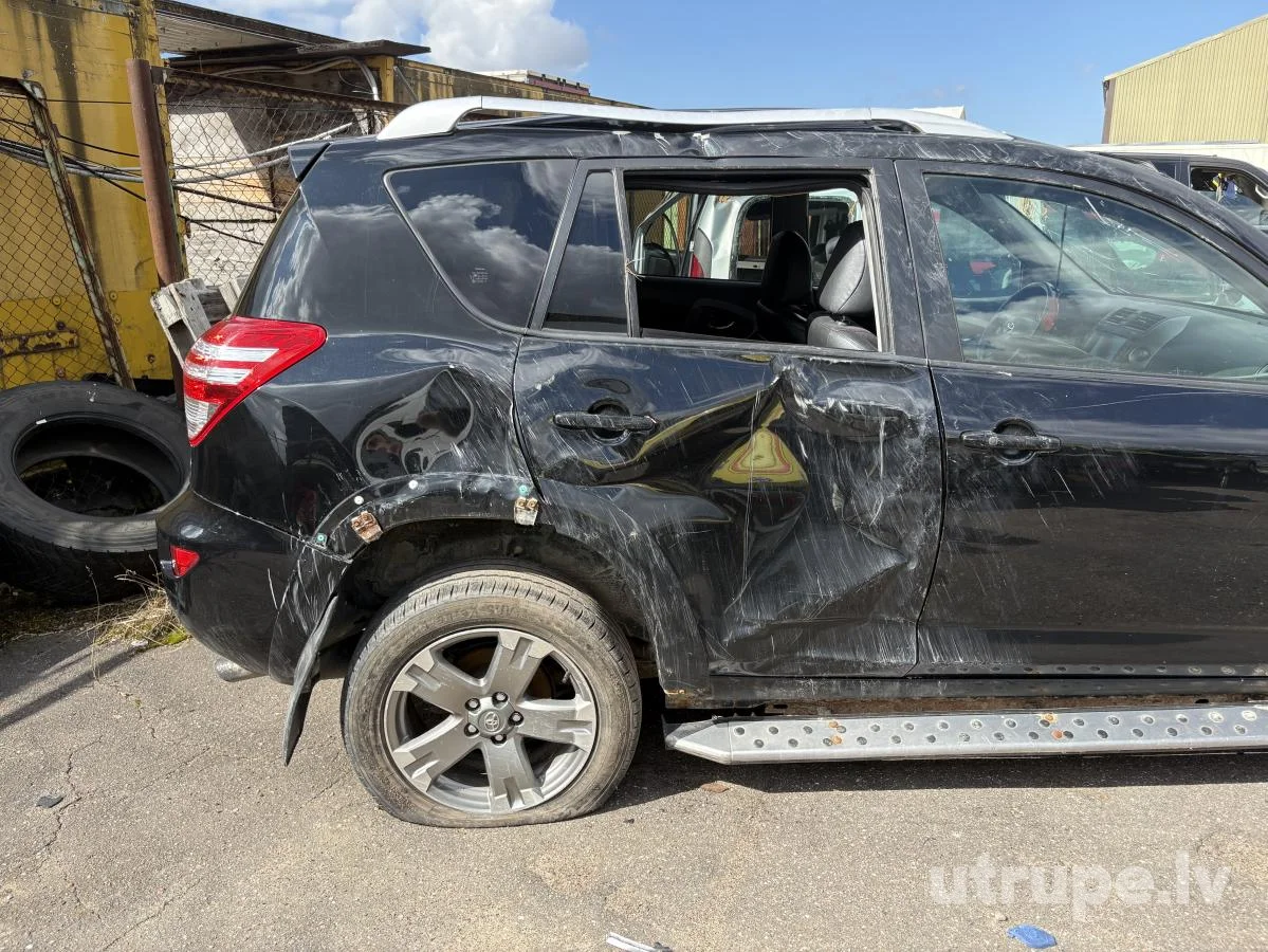 TOYOTA RAV 4