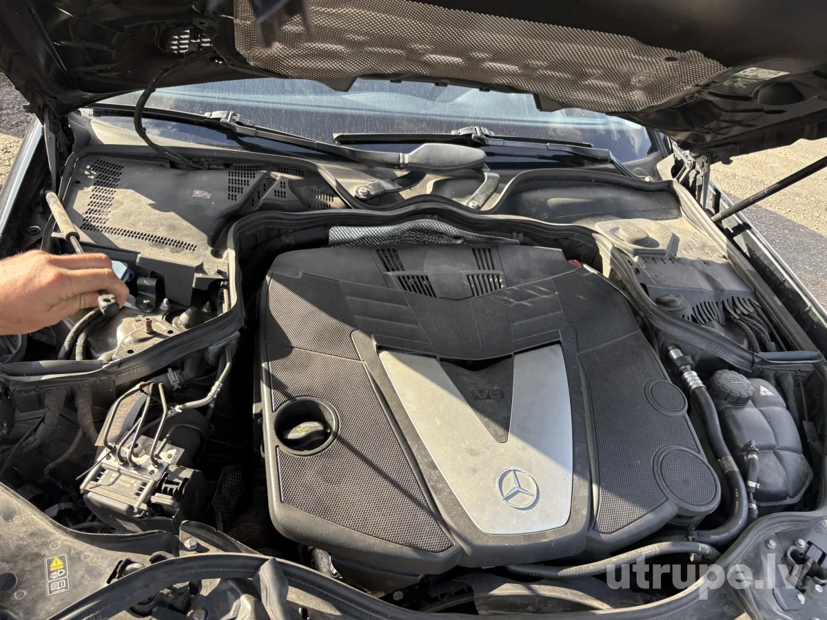 MERCEDES E280
