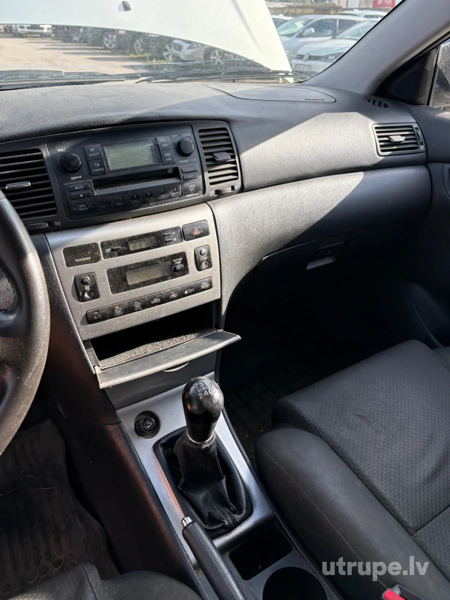 TOYOTA COROLLA