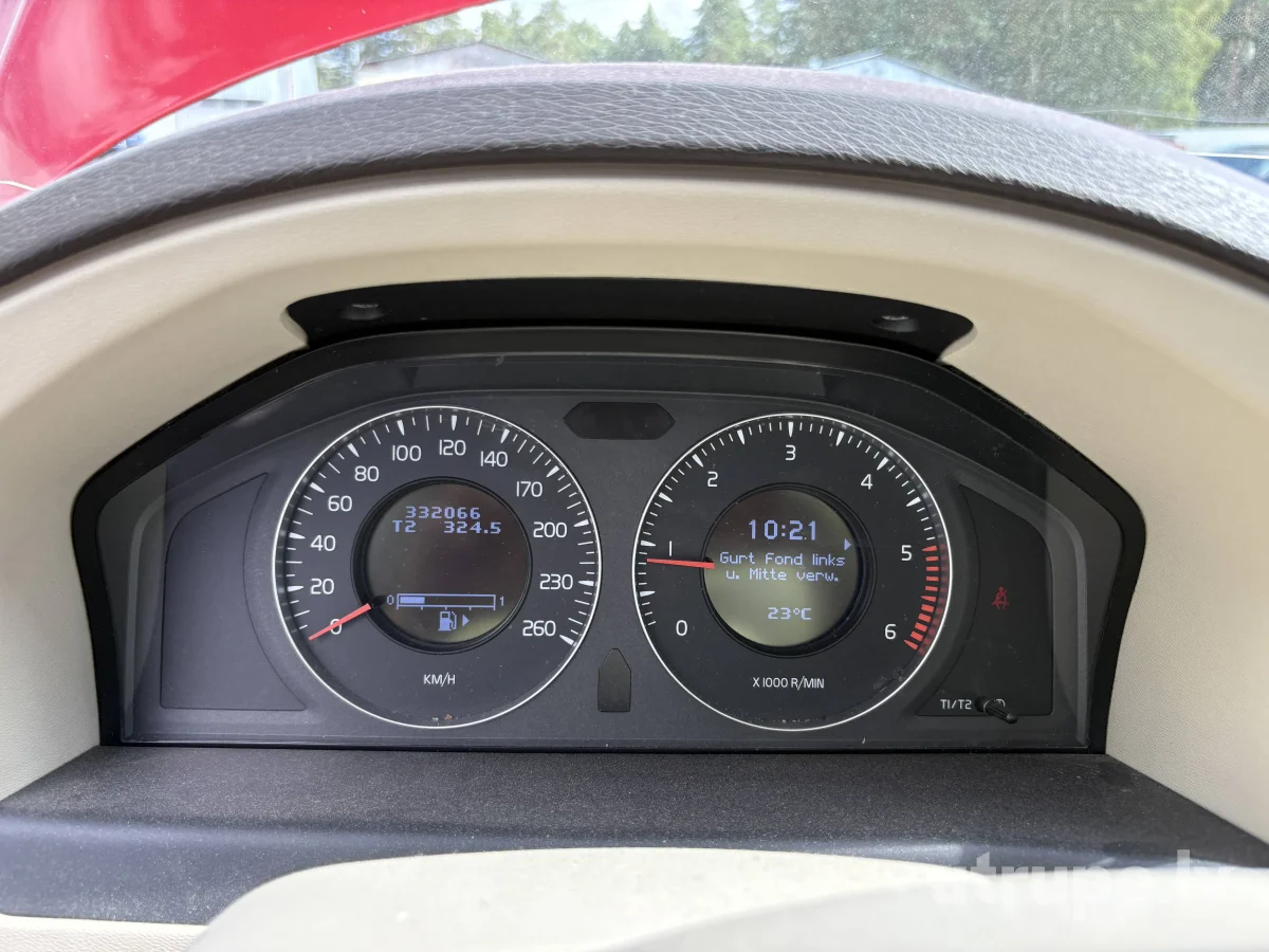 VOLVO V70