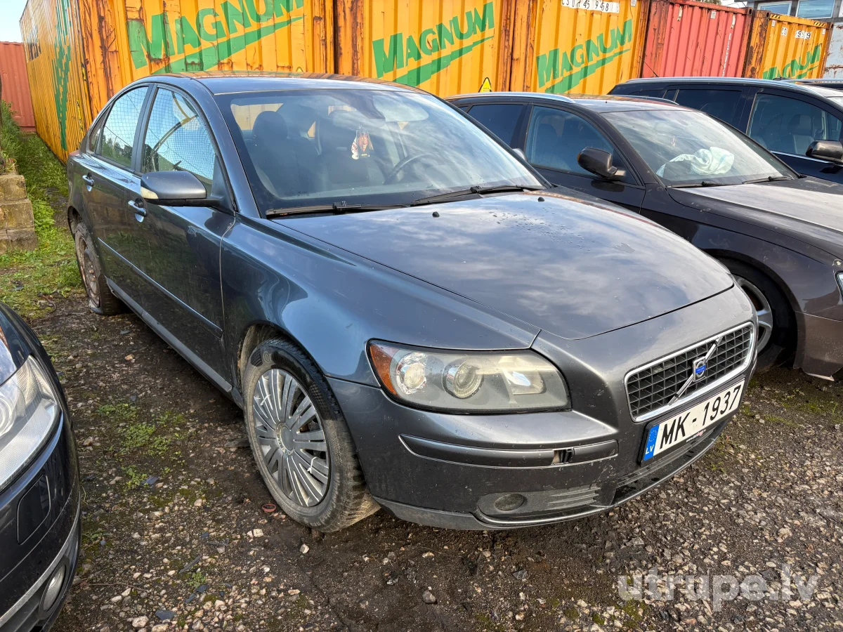 VOLVO S40