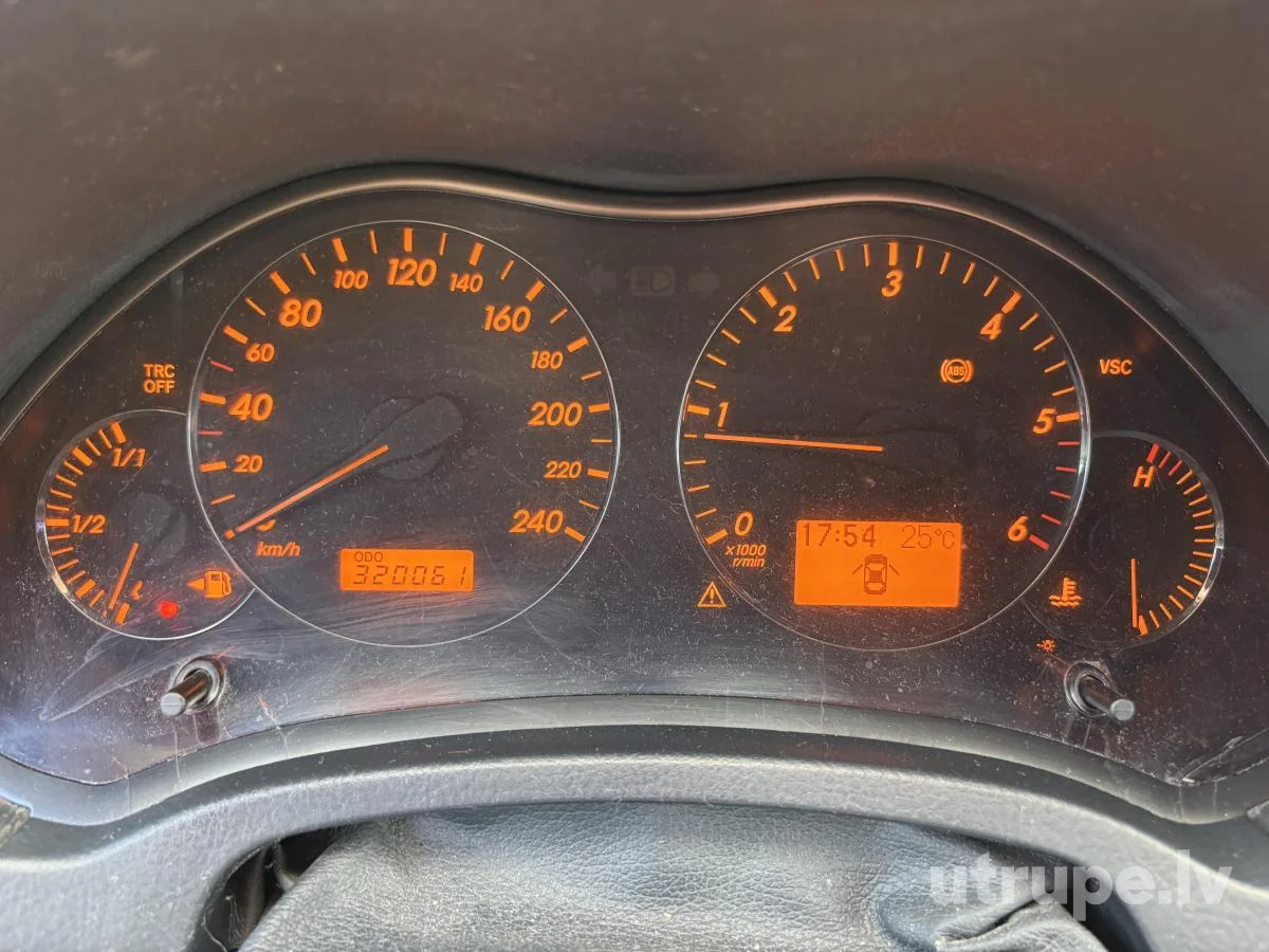 TOYOTA AVENSIS