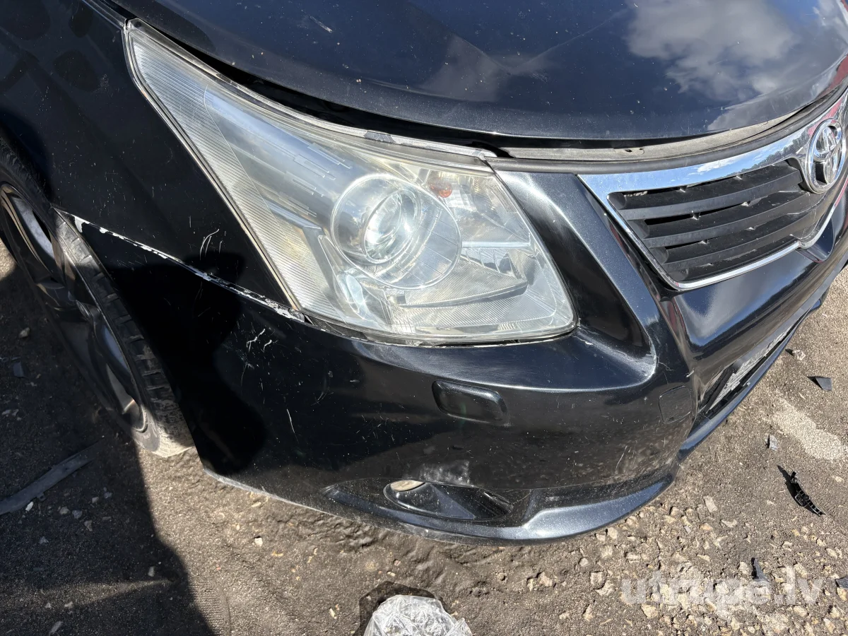 TOYOTA AVENSIS