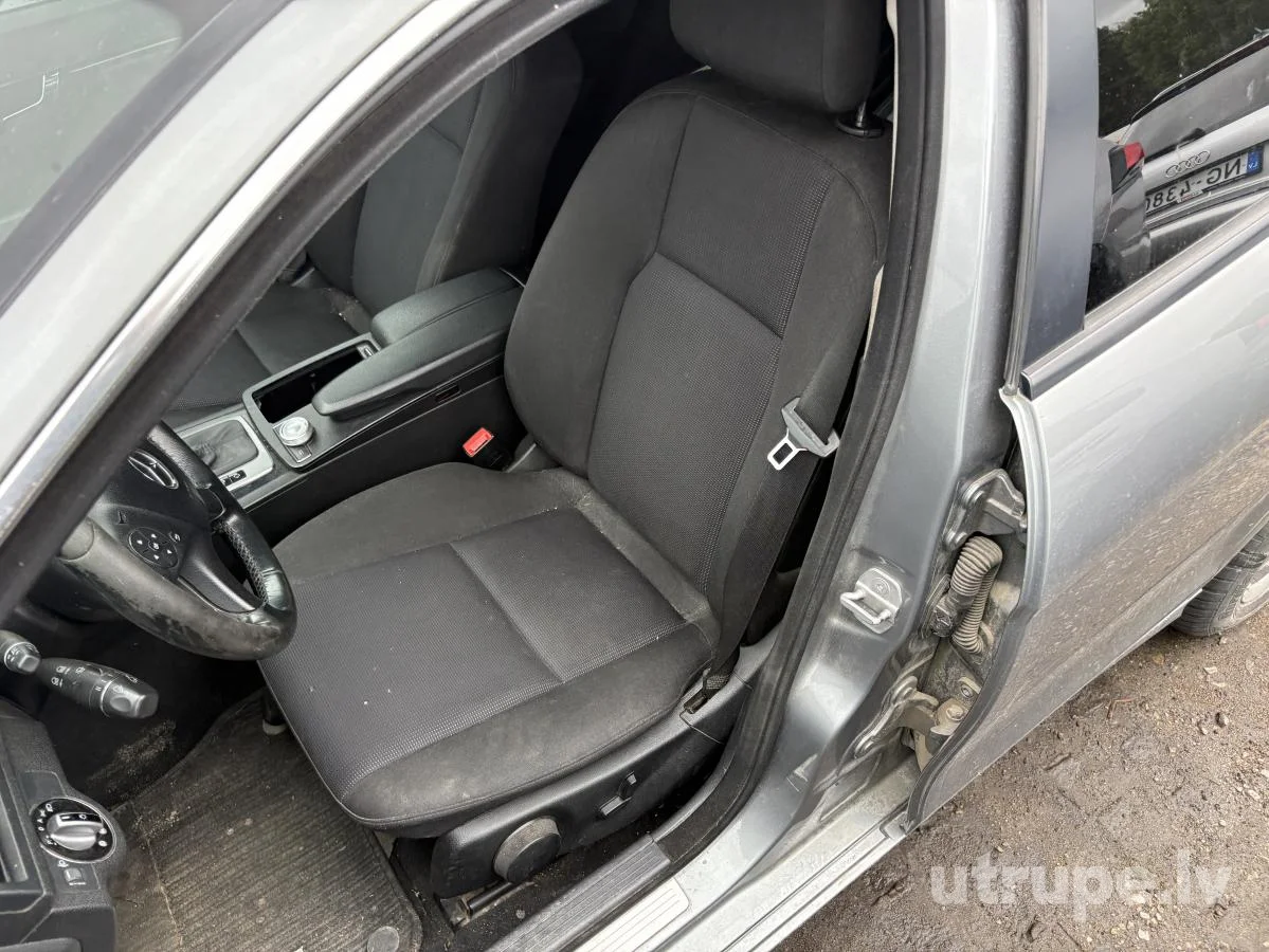 MERCEDES C220
