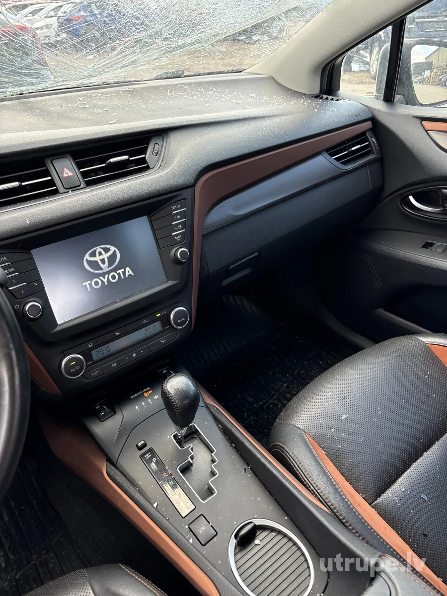 TOYOTA AVENSIS