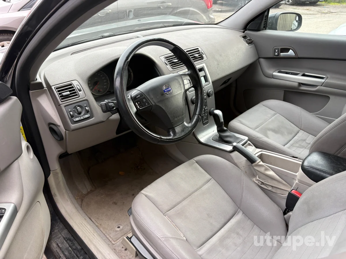 VOLVO C30