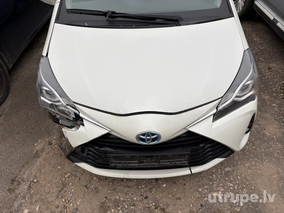 TOYOTA YARIS HYBRID