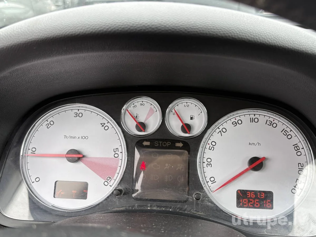 PEUGEOT 307