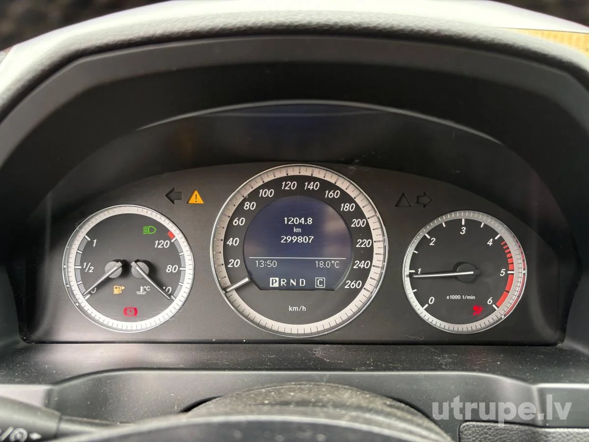 MERCEDES C220