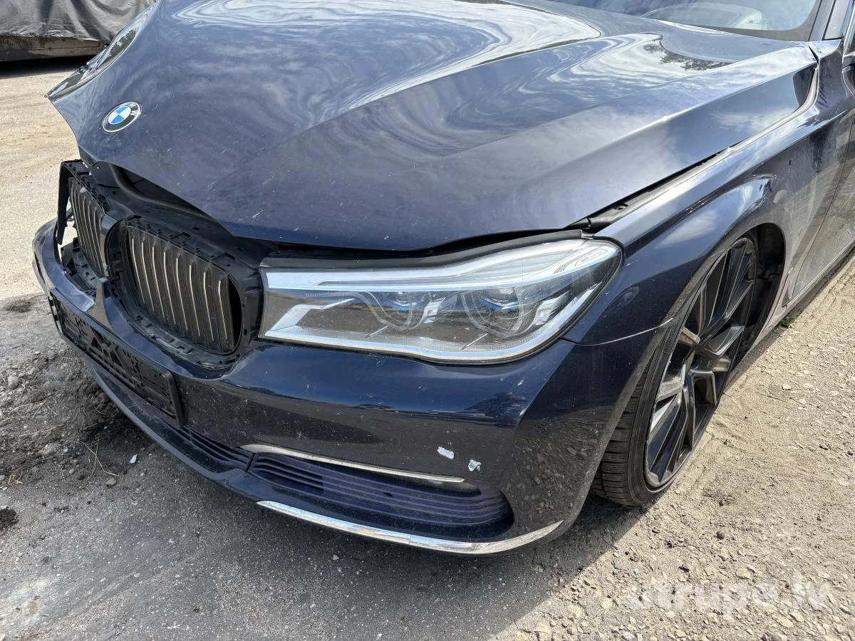BMW 750