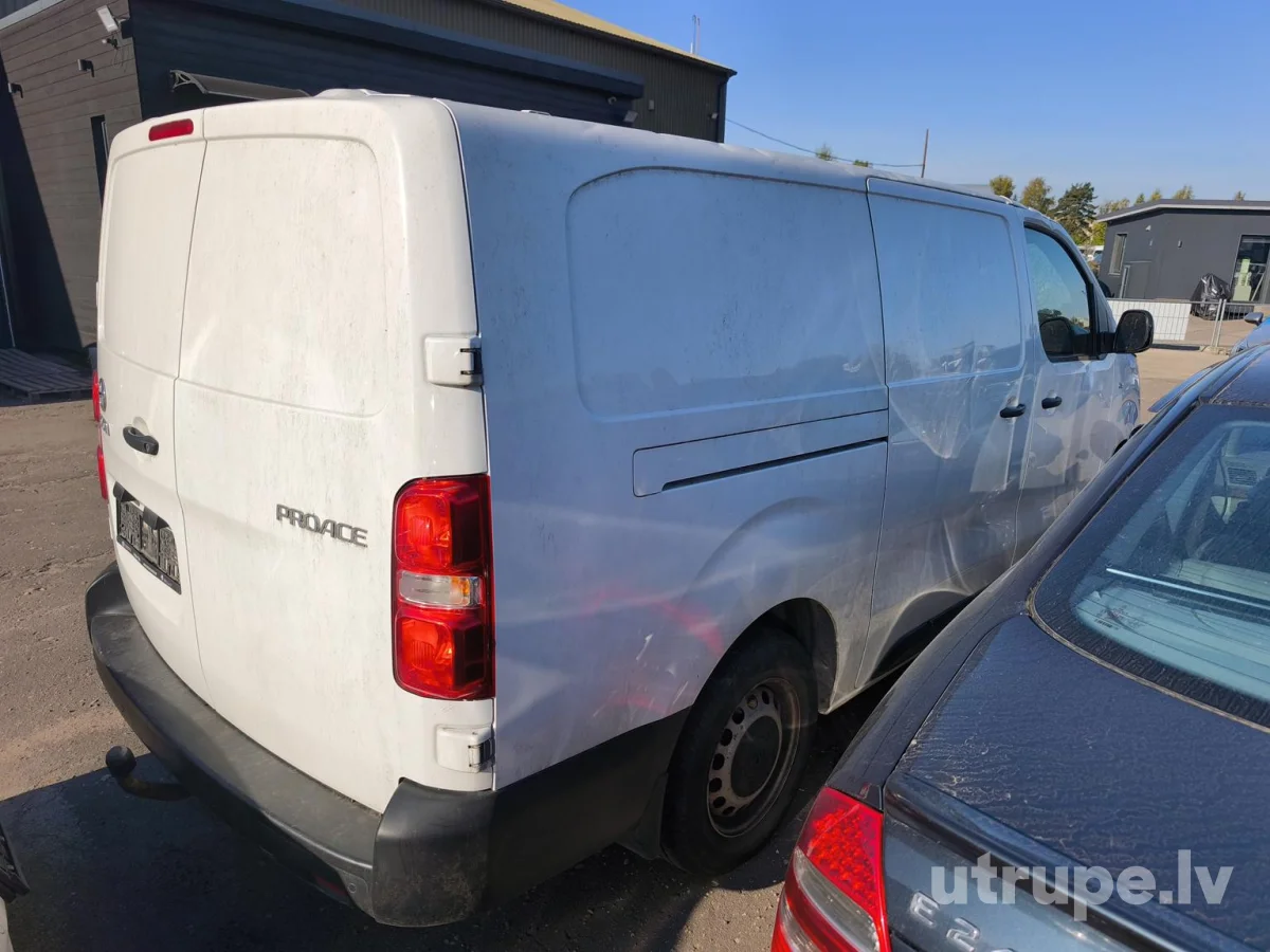 TOYOTA PROACE