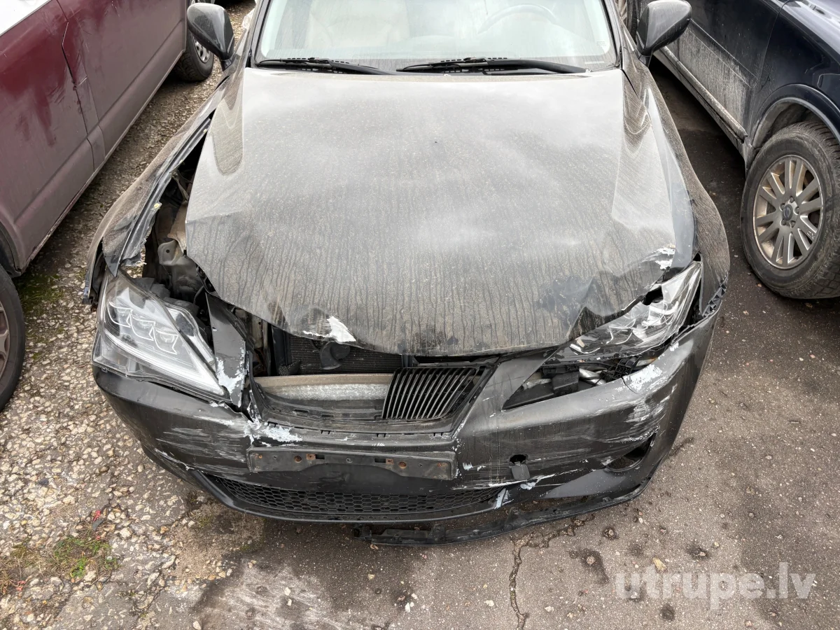 LEXUS IS 220