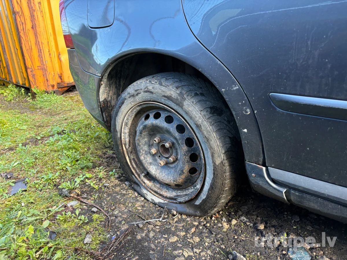 VOLVO S40