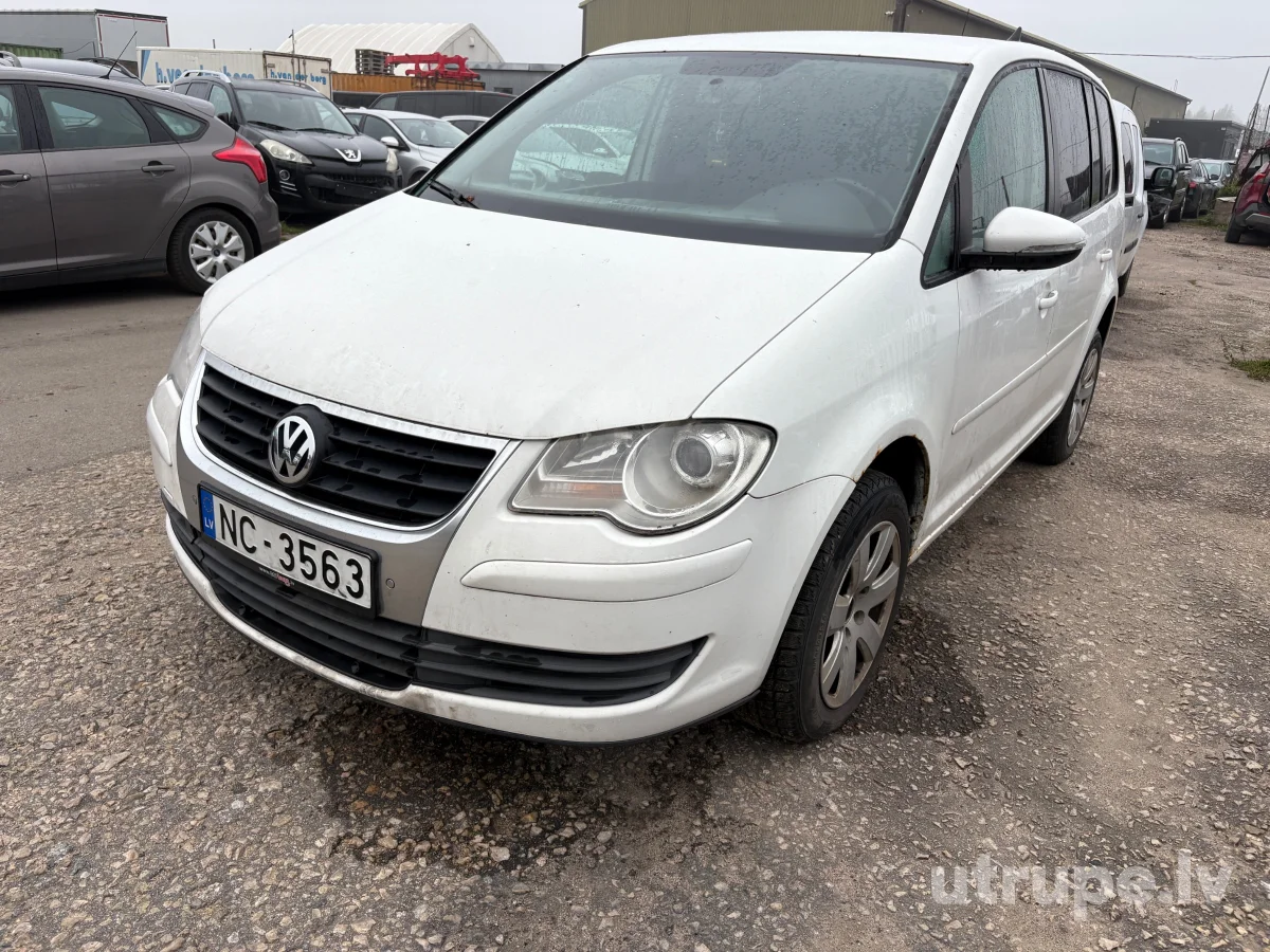 VOLKSWAGEN TOURAN
