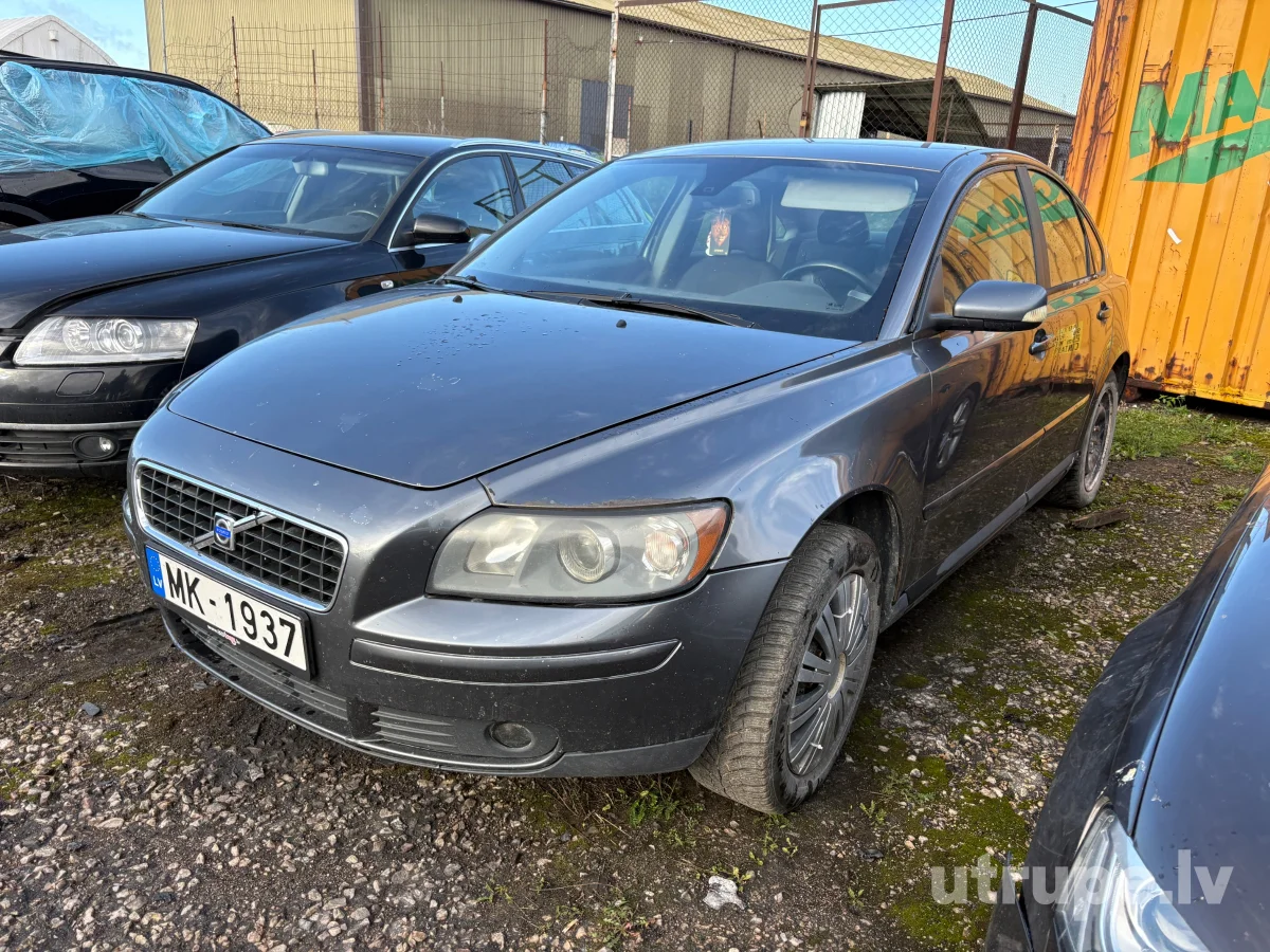 VOLVO S40