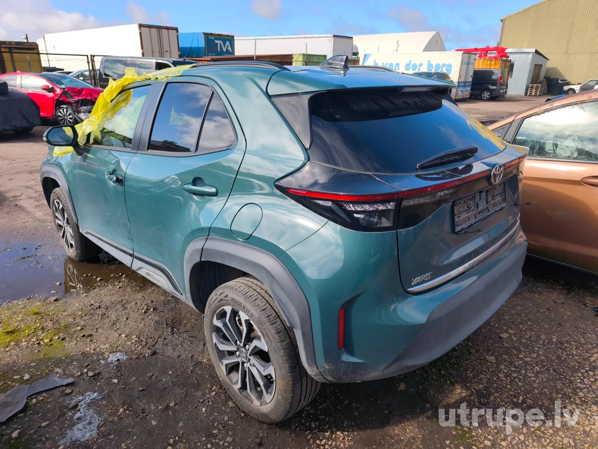 TOYOTA YARIS CROSS