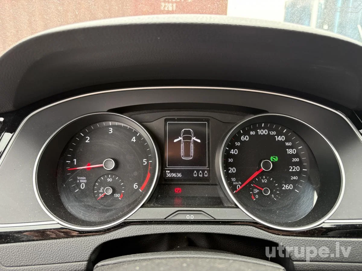 VOLKSWAGEN PASSAT (B8)