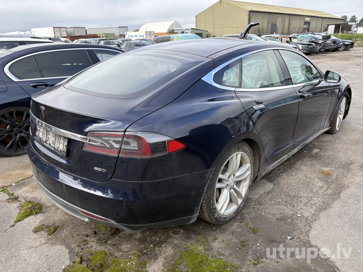 TESLA MODEL S