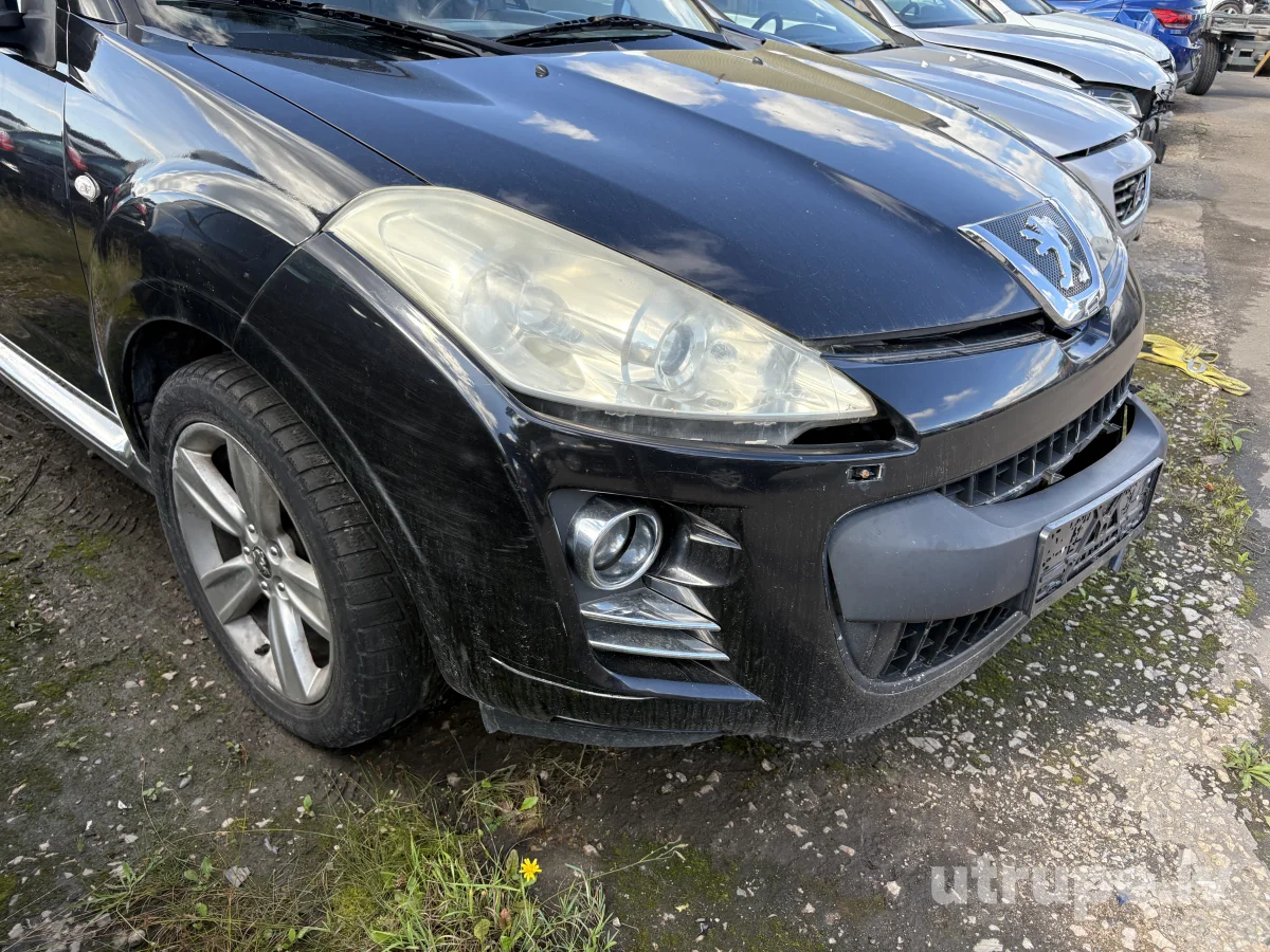 PEUGEOT 4007