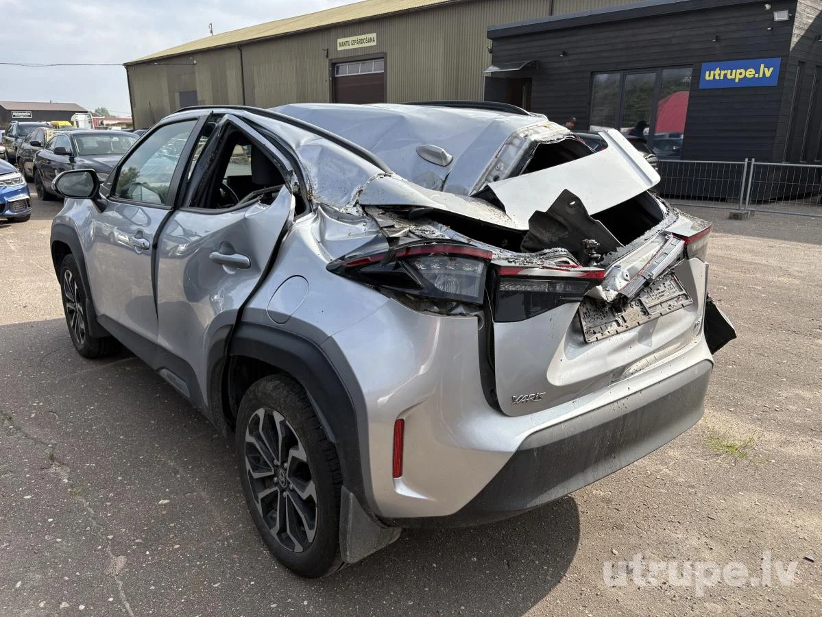 TOYOTA YARIS CROSS