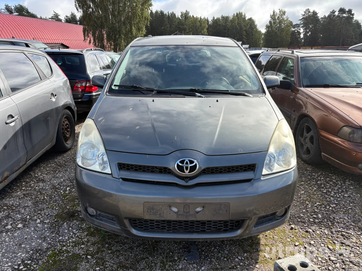 TOYOTA COROLLA VERSO