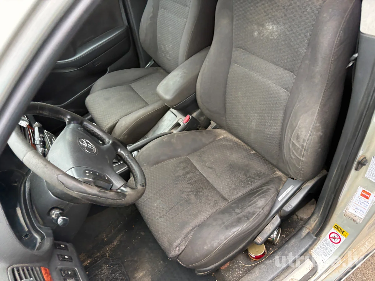 TOYOTA AVENSIS