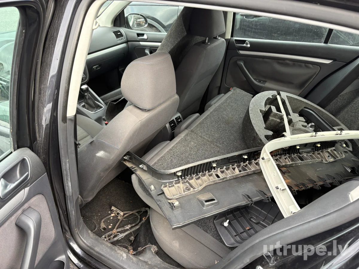 VOLKSWAGEN GOLF 5